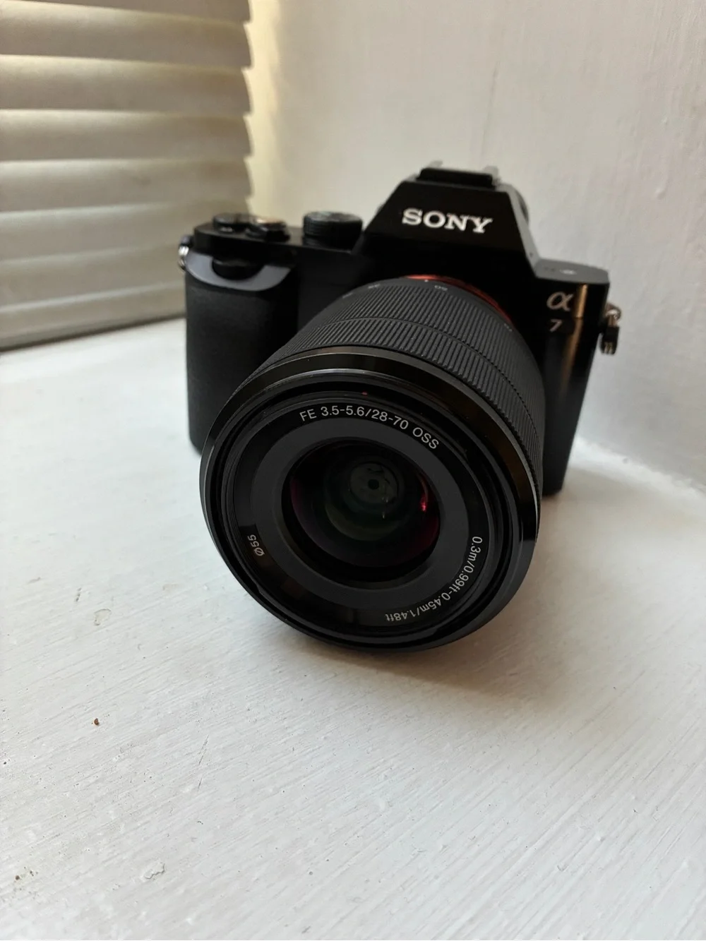Sony Alpha a7 (Mark 1) Mirrorless Camera with 28mm-70mm f/3.5-5.6 OSS kit lens